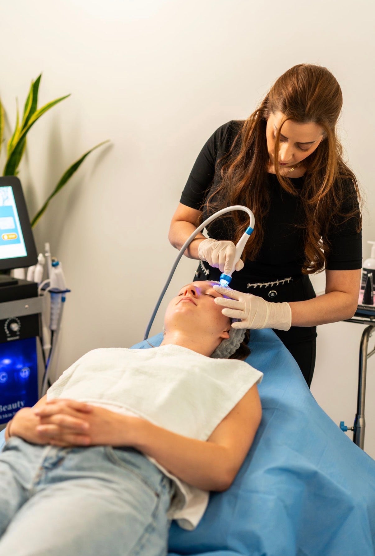 Hydro Glow Facial
